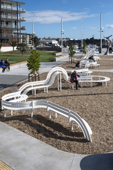 Jeppe Hein - Long Modified Bench Waitemata Green